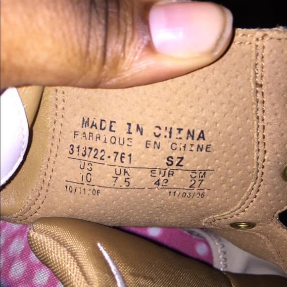 Sneaker - Picture 3 of 4